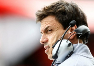 Mercedes considering F1 B-team