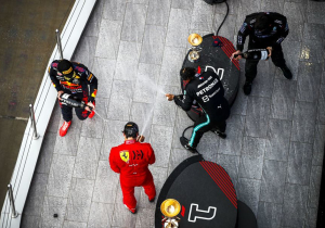 Hill tipt Verstappen als wereldkampioen: 'Heeft de afgelopen races veel geluk gehad'