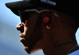 Hamilton vermaakt zich in Japan: "We gaan steeds harder"