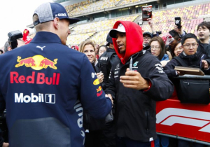 Hamilton maakt excuses bij Verstappen: "Heb gezegd dat het me spijt"