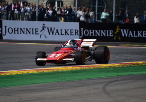 Hamilton uitgenodigd om ritje te maken in bijzondere F1-bolide Ferrari