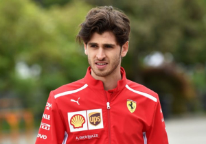 Antonio Giovinazzi legt meer dan honderd ronden af in Pirelli-test