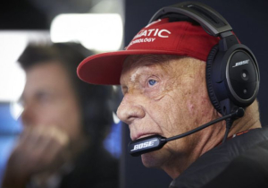 Lauda to 'throw away' walking aid in January