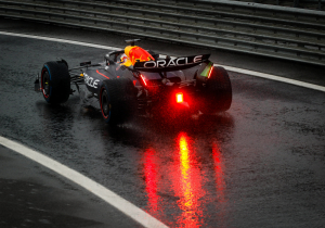 Verstappen schuift door rode vlag door naar P2, Esteban Ocon aan kop in Brazilië