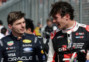 Bearman gaat in op Red Bull-geruchten voordat PR-persoon vragen afkapt: "Vleiend"