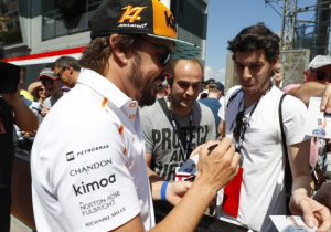 IN BEELD: Formule 1-coureurs begroeten fans in Monaco