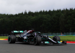 Mercedes wisselt verrassend naar laatste motor Hamilton en Bottas