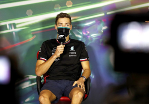 Mercedes urged to "take more risks" in Ferrari Red Bull hunt