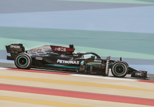 Bottas fastest on day two as Mercedes recovers lost time - Live Blog