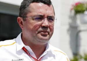 Chaos binnen McLaren: 'Personeel krijgt chocoladereep als bonus'