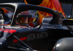 Horner vergelijkt Verstappen met Schumacher: "Kan beter met een 'edgy' auto omgaan"