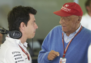 Opnieuw tegenslag voor Lauda: 'Opgenomen voor nierdialyse'