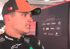 Norris knipoogt na clash Verstappen en Russell: 'George had straf moeten krijgen'