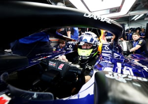 Hadjar rijdt 'zonder vermogen' naar podium: "Nog nooit zo hard de auto de bochten ingesmeten"