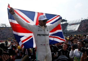 Zo reageert Twitter op de in opspraak geraakte Lewis Hamilton