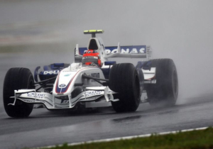 VIDEO: Massa v Kubica in the Japanese rain