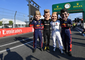 IN BEELD: Teams maken zich op voor eerste vrije training in Duitsland