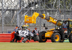 Silverstone neemt maatregelen: extra bandenstapel neergelegd bij bocht 11