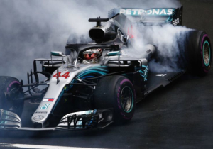Lewis Hamilton pakt vijfde wereldtitel: "Dit voelt nog heel onwerkelijk"