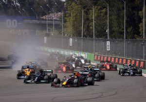 Verstappen zag sleutel tot succes in bocht één: "Wist dat ik als laatste moest remmen"