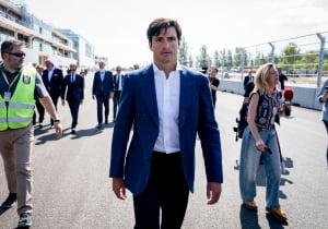 Carlos Sainz seals F1 future by signing huge multi-year Williams contract