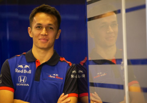 Albon tributes Rossi with 2019 F1 number