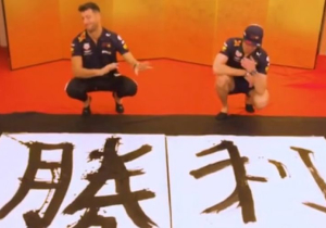 VIDEO: Verstappen en Ricciardo oefenen schilderkunsten in Japan