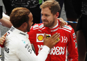 Sebastian Vettel feliciteert Hamilton: "Hij was de betere van ons twee"
