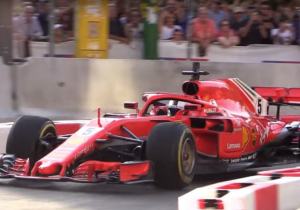 Vettel geeft uitleg na demo-crash: 'Ik had Kimi's stuurtje'