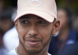 Lewis Hamilton uitgenodigd door voetbalclub uit Stevenage
