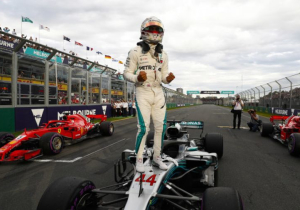 Hamilton denkt nog niet aan stoppen: 'Ben nog bezig met het beklimmen van de berg'