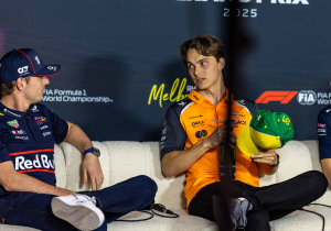 Verstappen grapt met Piastri: 'Wil je een contract tekenen? Daar ben je goed in'