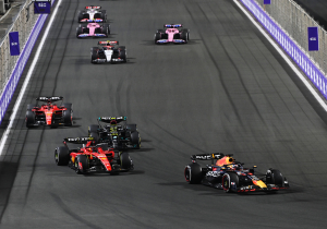 Verstappen van vijftiende naar tweede plaats in Saoedi-Arabië: "Had problemen met de aandrijfas"