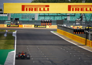 Verstappen en Pérez blikken vooruit op eerste sprintrace: 'Iets minder training is leuk'