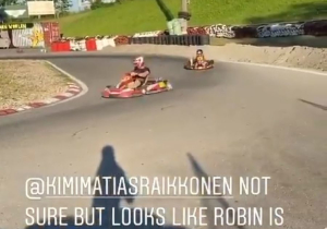 Raikkonen krijgt lesje karten van zoontje Robin