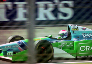 Op deze dag in 1994: Dramatische pitstop voor Jos Verstappen eindigt in vlammenzee