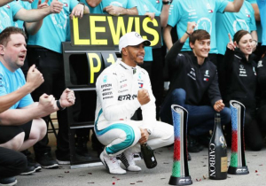 Hamilton: "Moraal en spirit bij Mercedes beter dan ooit"