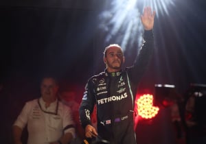 Villeneuve hekelt 'Hollywood-show' in Djedda: "Frank Williams draait zich om in zijn graf"