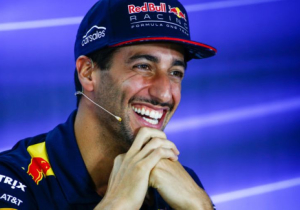 Ricciardo tipped to join Mercedes