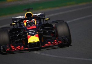 Eerste vrije training Bahrein: Ricciardo snelste, problemen bij Verstappen