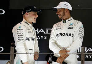 Lewis Hamilton: 'Bottas speelt geen spelletjes met me'