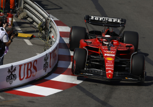 Schumacher wil dat Leclerc vertrekt bij Ferrari: "Aston Martin sterke kandidaat"