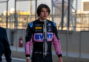 Drie plaatsen gridstraf voor Formule 3-coureur na bizar moment in Australië