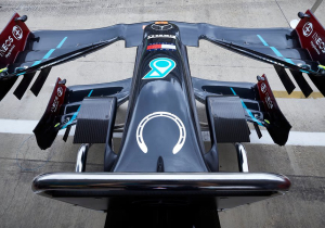 Mercedes racet dit weekend met bijzonder eerbetoon aan Sir Stirling Moss