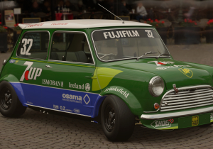 F1 reimagined - Retro liveries on a classic car