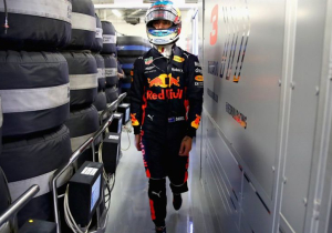 Ricciardo 'done' with Red Bull after another DNF