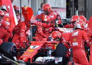 Kimi Räikkönen over inhaalactie Verstappen: "Geen idee wat er gebeurde"