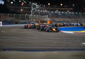 Verstappen wint voor het eerst in Singapore: "Gelukkig was mijn start net goed genoeg"
