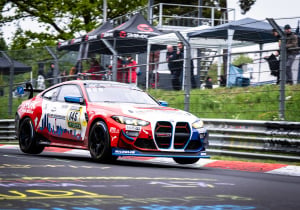 Bleekemolen zegeviert in GT4-klasse na racelange strijd met andere BMW: "Super prestatie"