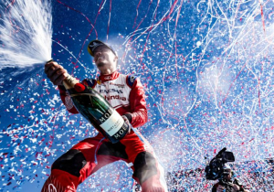 Wehrlein dolblij met rol bij Ferrari: 'Voelde een sfeer die ik nog niet eerder heb ervaren'